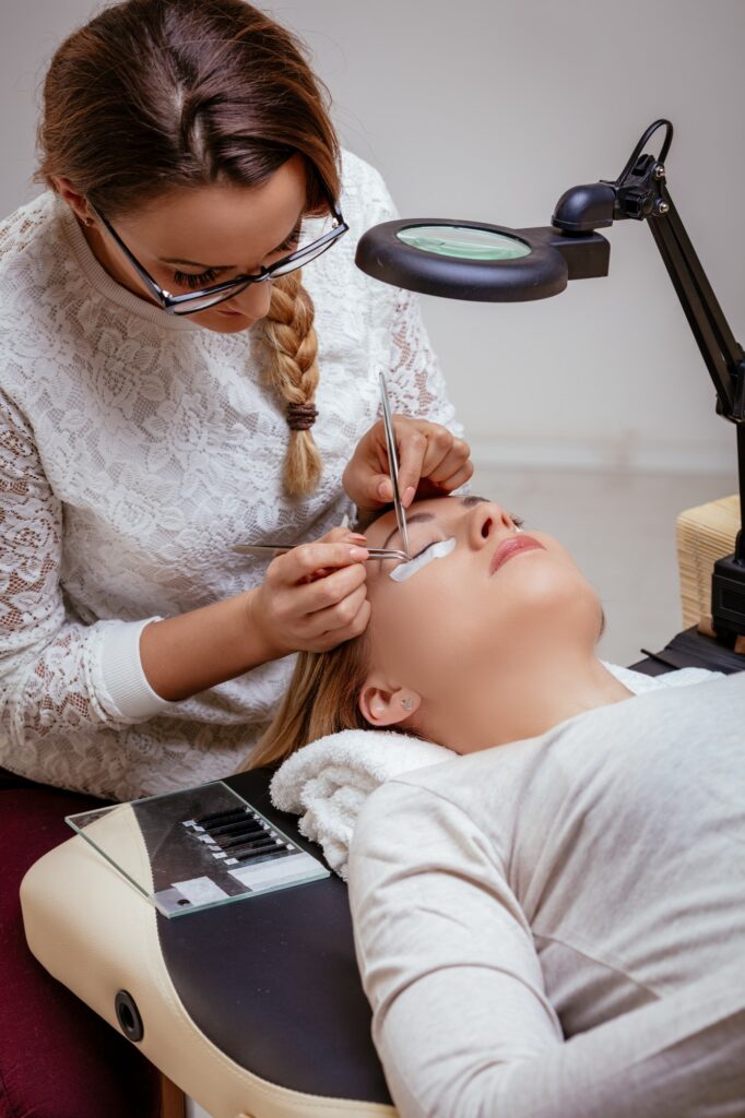 Procedure Eyelashes Extension